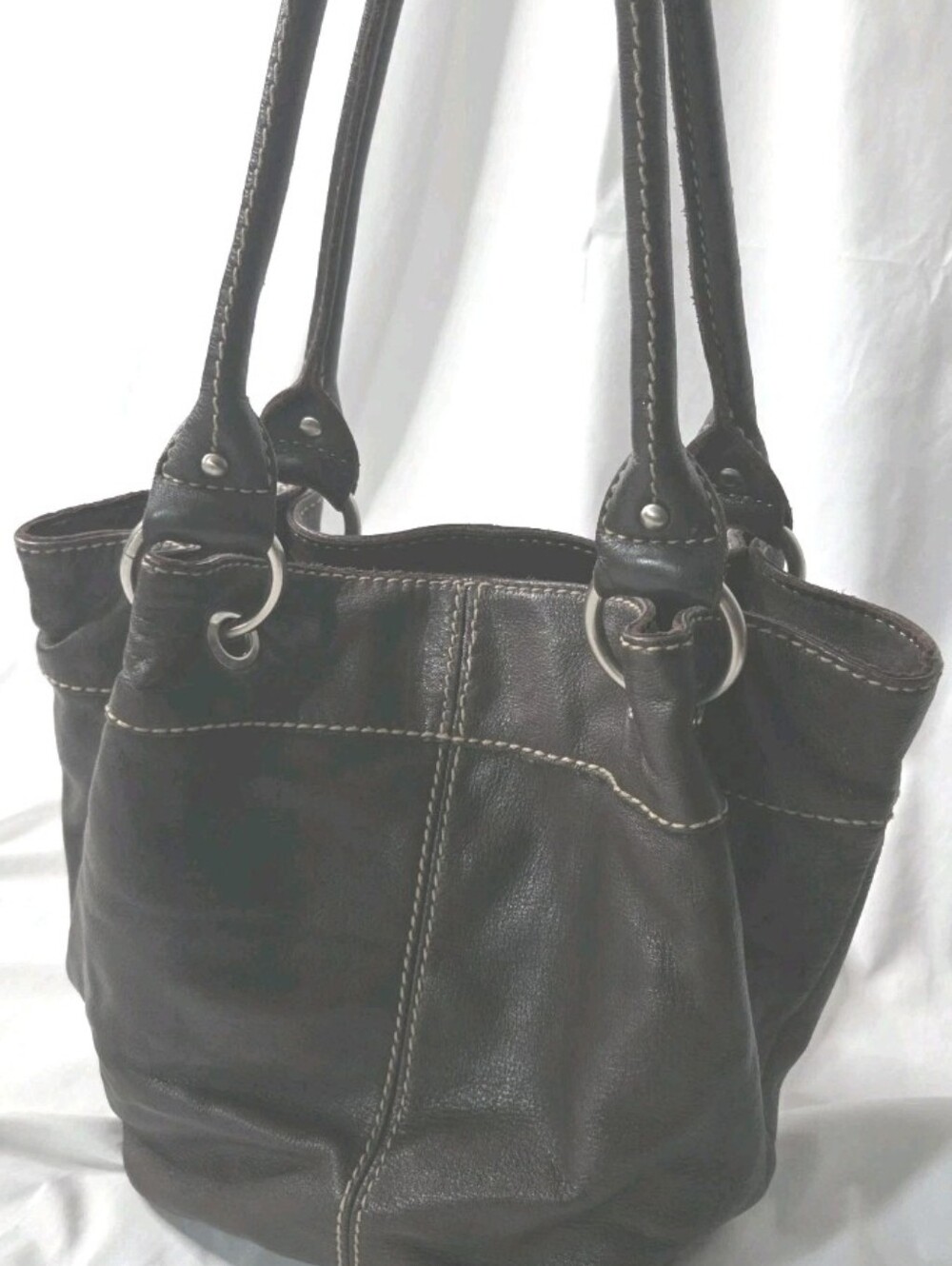 Tignanello Classic Brown Leather Shoulder Purse Women's Bucket Bag